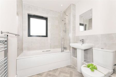 2 bedroom apartment to rent - Photo 4