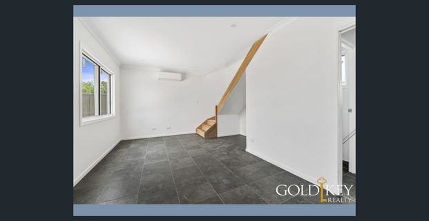 Modern and Secure Townhouse in Loganlea - Photo 1