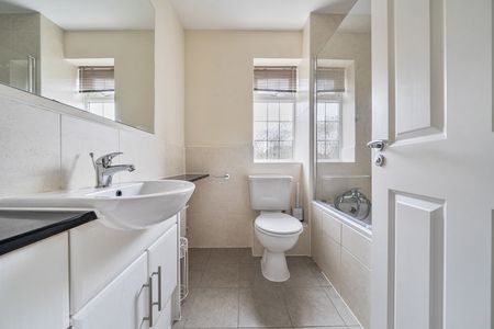 Quarry Hill, Godalming - 3 bedrooms Property for lettings - Seymours - Photo 3