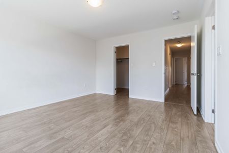 For Lease - 142 Landsbridge Street, Caledon, Ontario - Photo 2