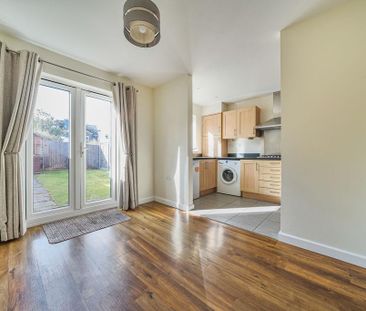 3 bedroom semi-detached house to rent - Photo 2