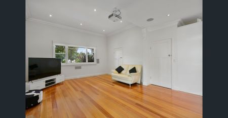 One With the Lot! Perfectly Presented Family Home - Photo 3