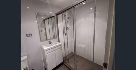 Near new luxury 2bed 2bath 1parking apartment only $720 per week!! - Photo 5