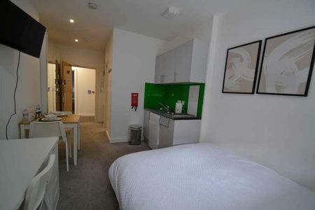 London Road, Kingston Upon Thames, KT2 - Photo 2