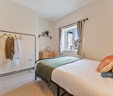 1 bedroom in a house share to rent - Photo 6