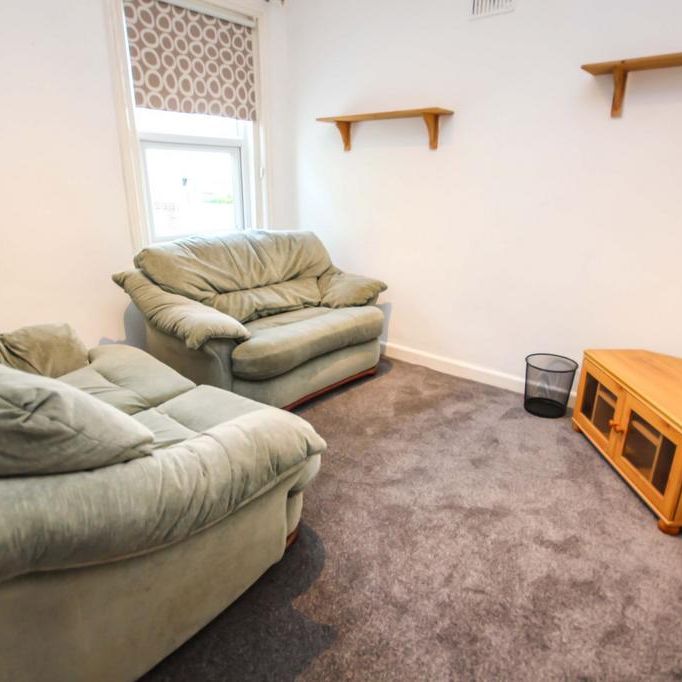 2 bedroom property to rent - Photo 1