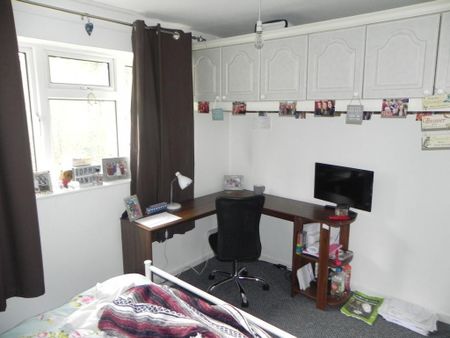 5 bedroom semi-detached house to rent - Photo 4