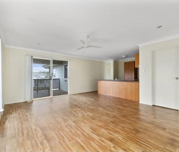 LOVELY 4 BEDROOM HOME - Photo 2