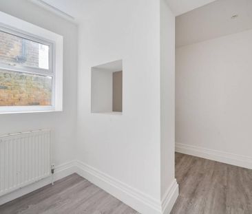 3 bedroom flat to rent - Photo 2