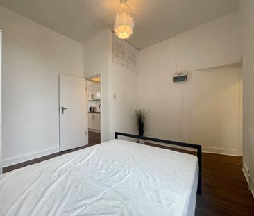 1 Bed Flat, South Norwood Hill, SE25 - Photo 4