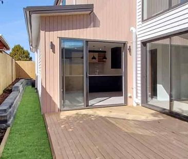 Stunning Townhouse Massey. - Photo 1