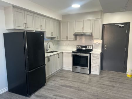 For Lease - 3 Simcoe Street Unit# Unit 2, Oshawa, Ontario - Photo 3