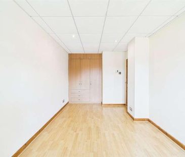 Meadowgate Road, Salford, Greater Manchester, M6 - Photo 5