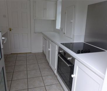 3 bedroom semi-detached house to rent - Photo 6