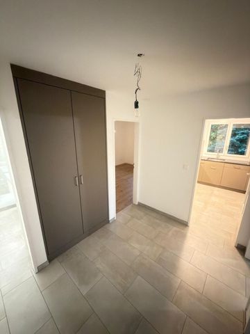 Rent a 3 rooms apartment in Hinwil - Photo 2