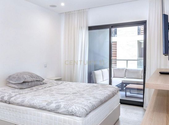 Montenegro, Faro - Photo 1