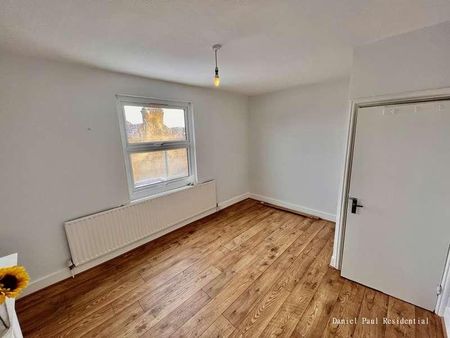 Northfield Avenue, W13 - Photo 2
