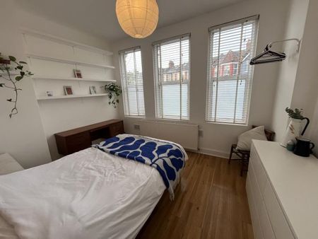 Lovely Double Room in Turnpike Lane - Photo 4
