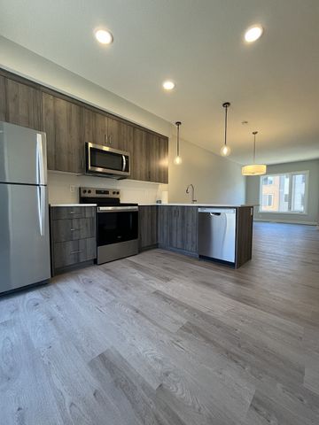 208 Shawnee Square SW, Calgary - Photo 3