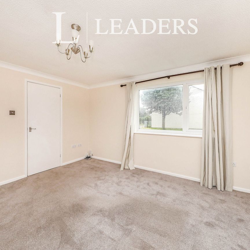 3 bedroom house to rent Desmond Drive, Norwich, NR6 - Photo 1