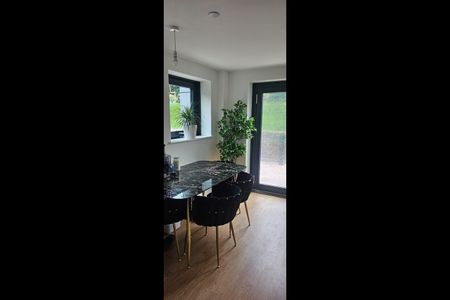 2 Bed Semi-Detached House, Furness Quay, M50 - Photo 4