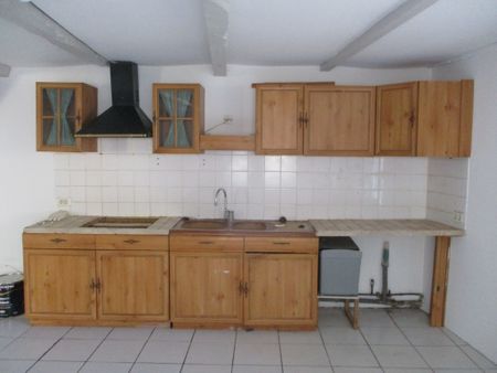 Location Maison 5 pièces 174m² CHATEAU GARNIER 86350 - Photo 3
