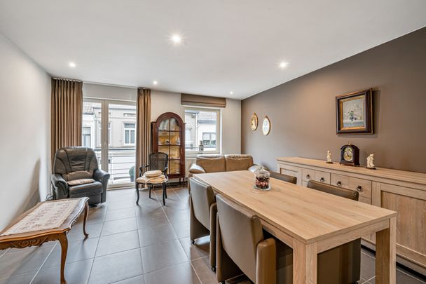 Appartement met autostaanplaats te huur in centrum van Geraardsbergen - Photo 1