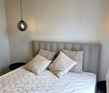 Apartament z balkonem z widokiem na rzekę. - Фото 6