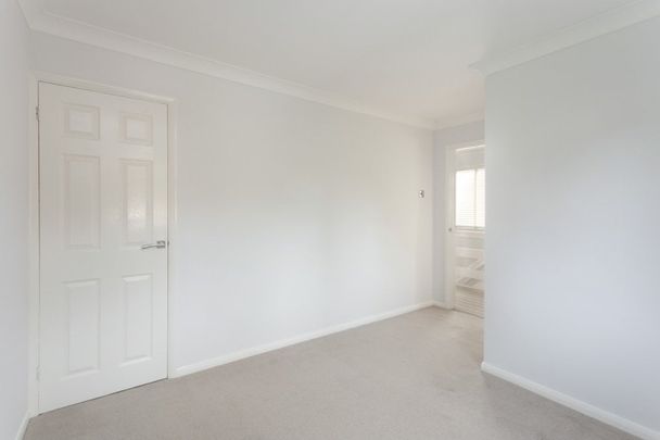 4 bedroom semi-detached house to rent - Photo 1