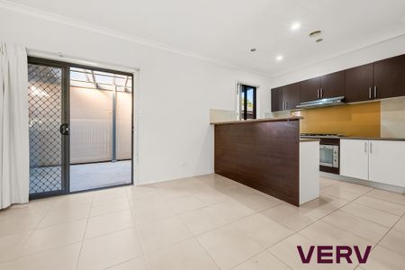 FABULOUS FAMILY HOME - Photo 2
