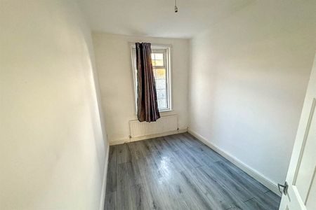 2 bed flat to rent in Stanhope Road, South Shields, NE33 - Photo 4