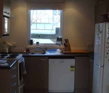 MODERN, EASY LIVING IN PRIME SUNNY LOCATION - Photo 3