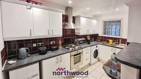 Bartholomew Street West, Central, Exeter, EX4 - Photo 4