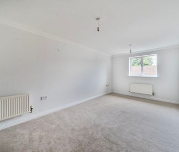 Kings Road, Haslemere - 2 bedrooms Property for lettings - Seymours - Photo 6