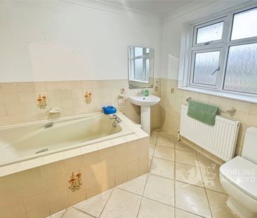 Rochester Avenue, Feltham, TW13 4EJ - Photo 6