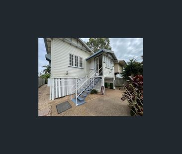 Contemporary 2 Bedroom Home Railway Estate Location - Photo 3