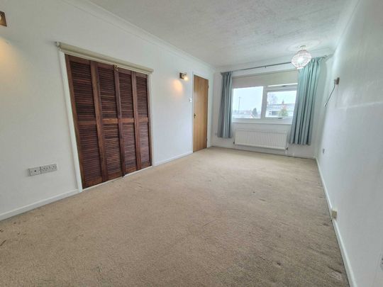 Cranleigh Rise, Norwich - Photo 1