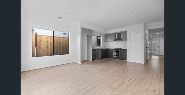 32 Greyhound Drive, Wyndham Vale - Photo 1