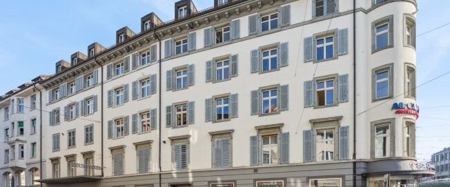 An absolute city feeling above the rooftops of St. Gallen - Photo 1