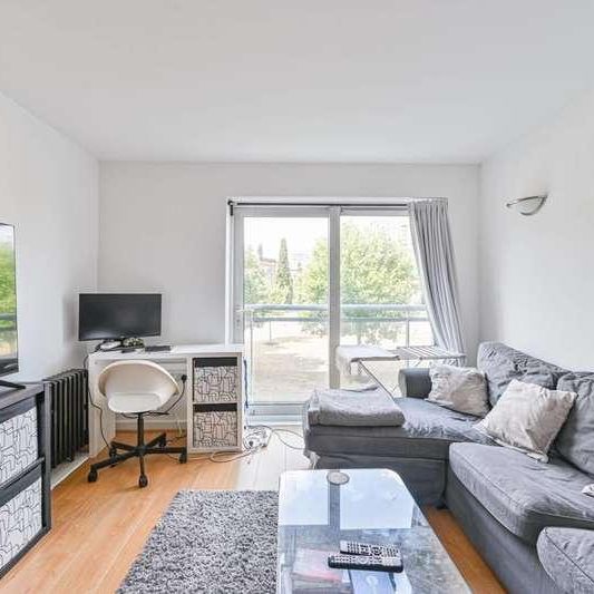 Hopton Road, Woolwich, SE18 - Photo 1