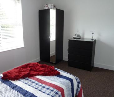 1 bedroom in a house share to rent - Photo 5