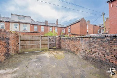 2 bedroom terraced house to rent - Photo 3