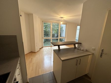 KARLSPLATZ IS CALLING: ruhige 2-Zimmer-Wohnung mit Gemeinschaftsdachterrasse! - Photo 4