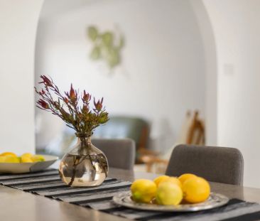 Fantastic 3 bedroom townhouse -6 month lease only - Photo 1