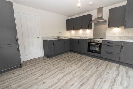 3 Bedroom House - Semi-Detached - Photo 5