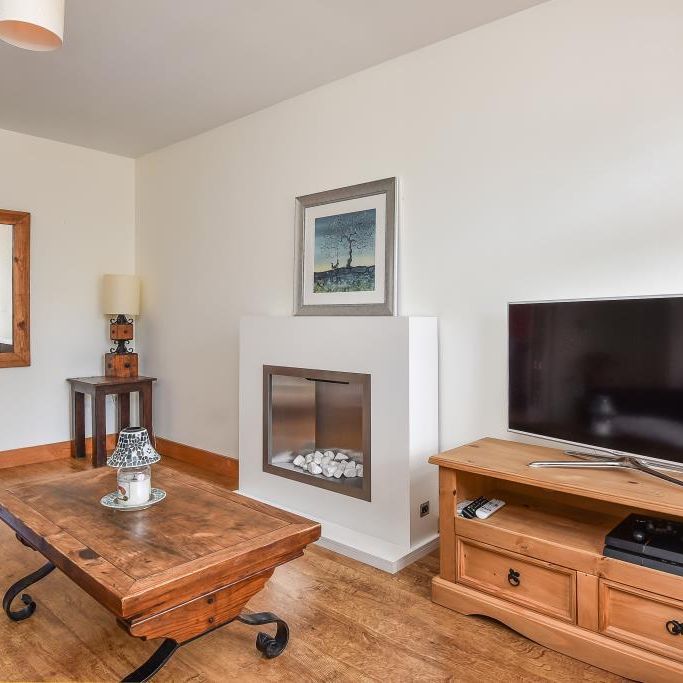 2 bedroom terraced house to rent - Photo 1