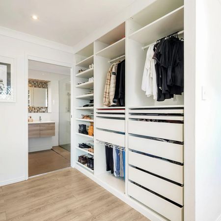 WELCOME TO YOUR NEW HOME IN BROADBEACH WATERS! - Photo 5