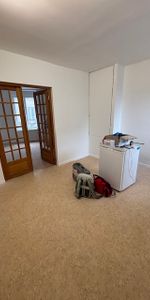 Location Appartement 2 pièces 46m² CHERBOURG-EN-COTENTIN 50100 - Photo 4