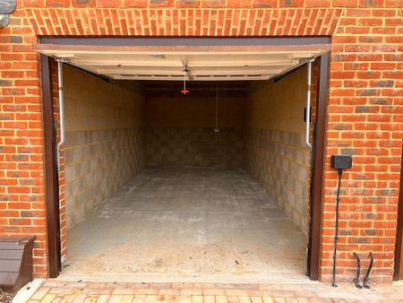 3 bedroom semi-detached house to rent - Photo 5