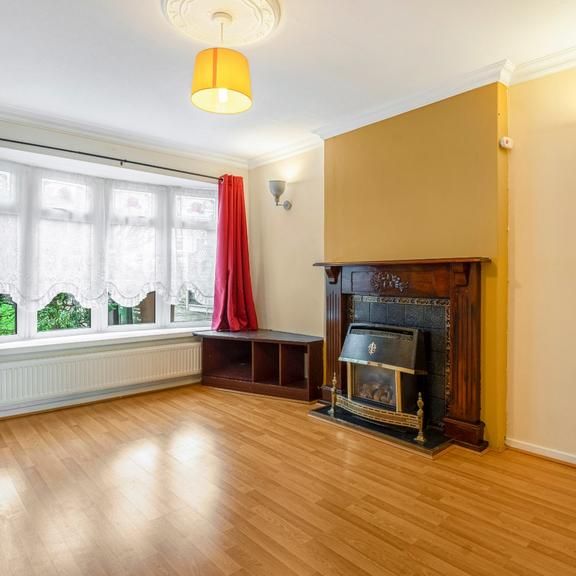 3 bedroom semi-detached house to rent - Photo 1